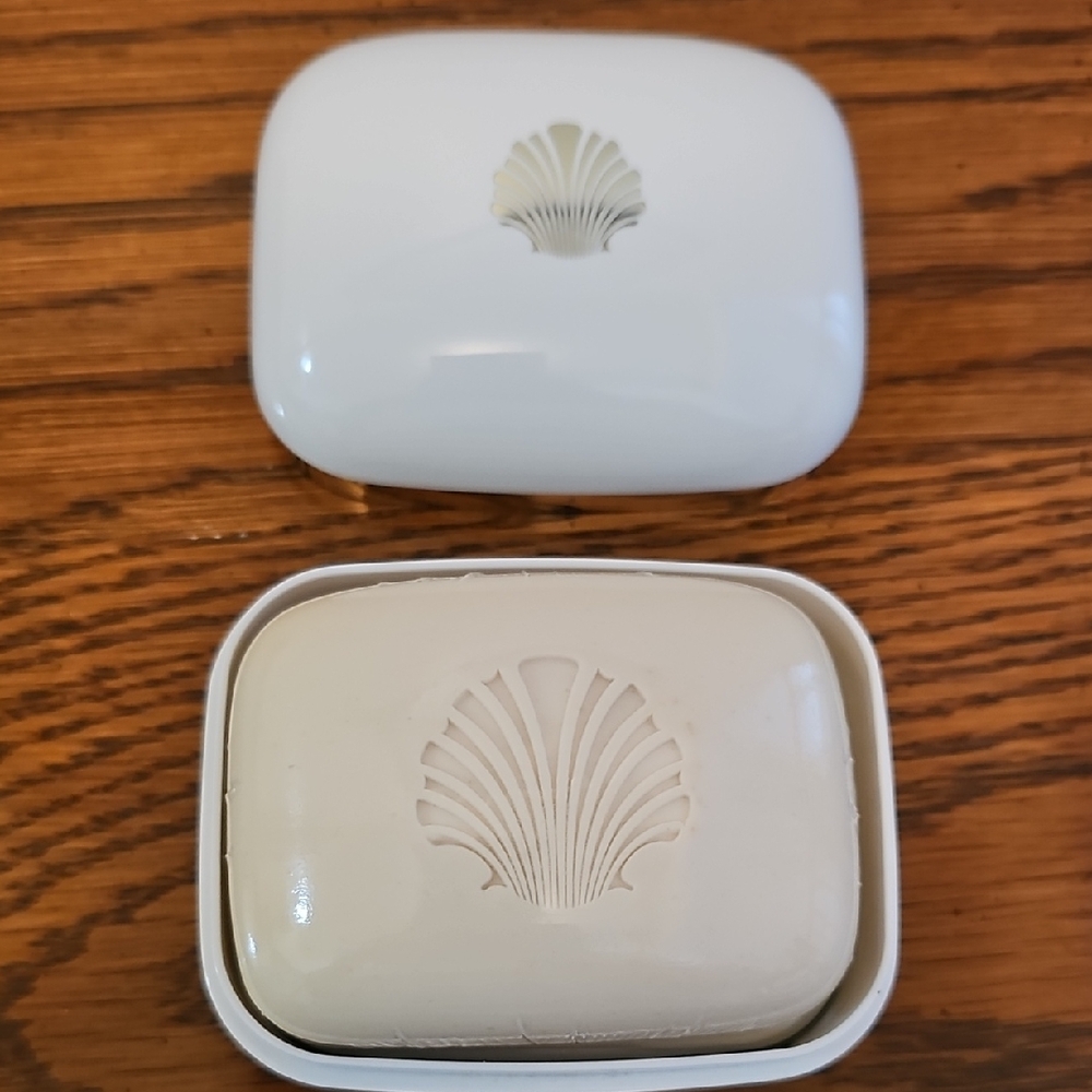 Estee Lauder White Linen Scented Soap